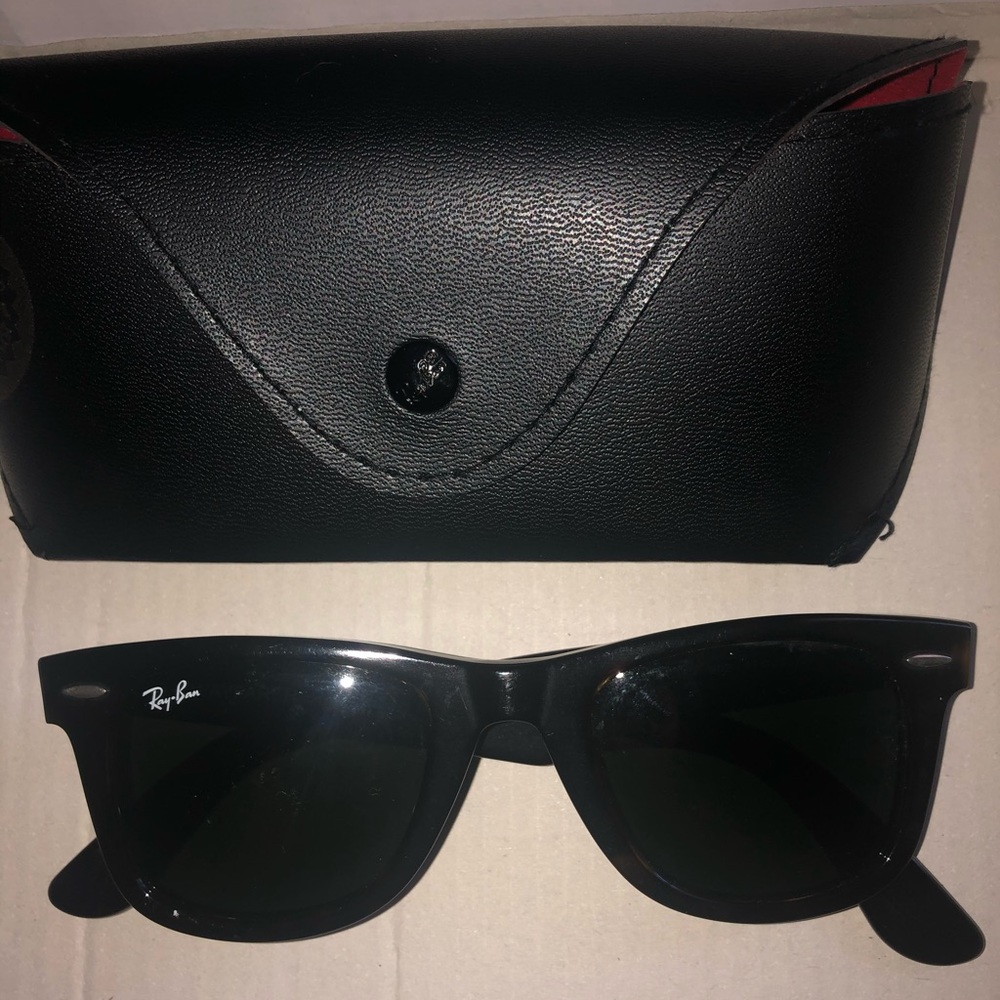 🚨OPEN TO OFFERS🚨 Ray Bans🕶
